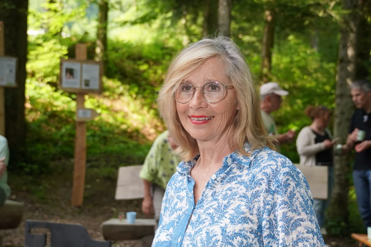 Eröffnungsanlass eines neuen Literarischen Waldlehrpfads in Turbenthal.