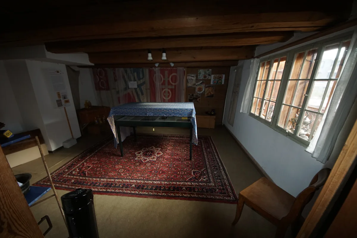 Man sieht einen Ausstellungsraum im Batzhaus.