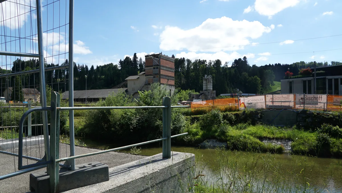 Überreste einer Brücke.