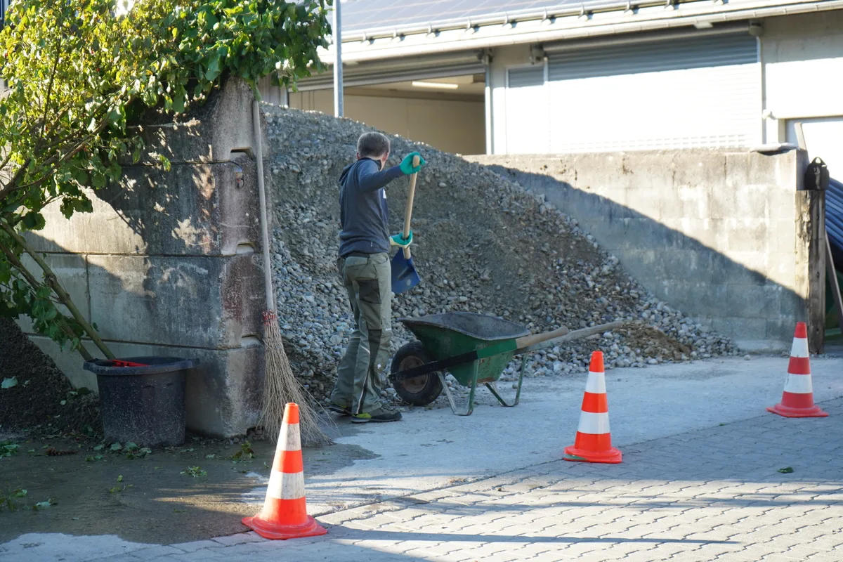 Jugendliche beim Schnuppern von Berufsluft.