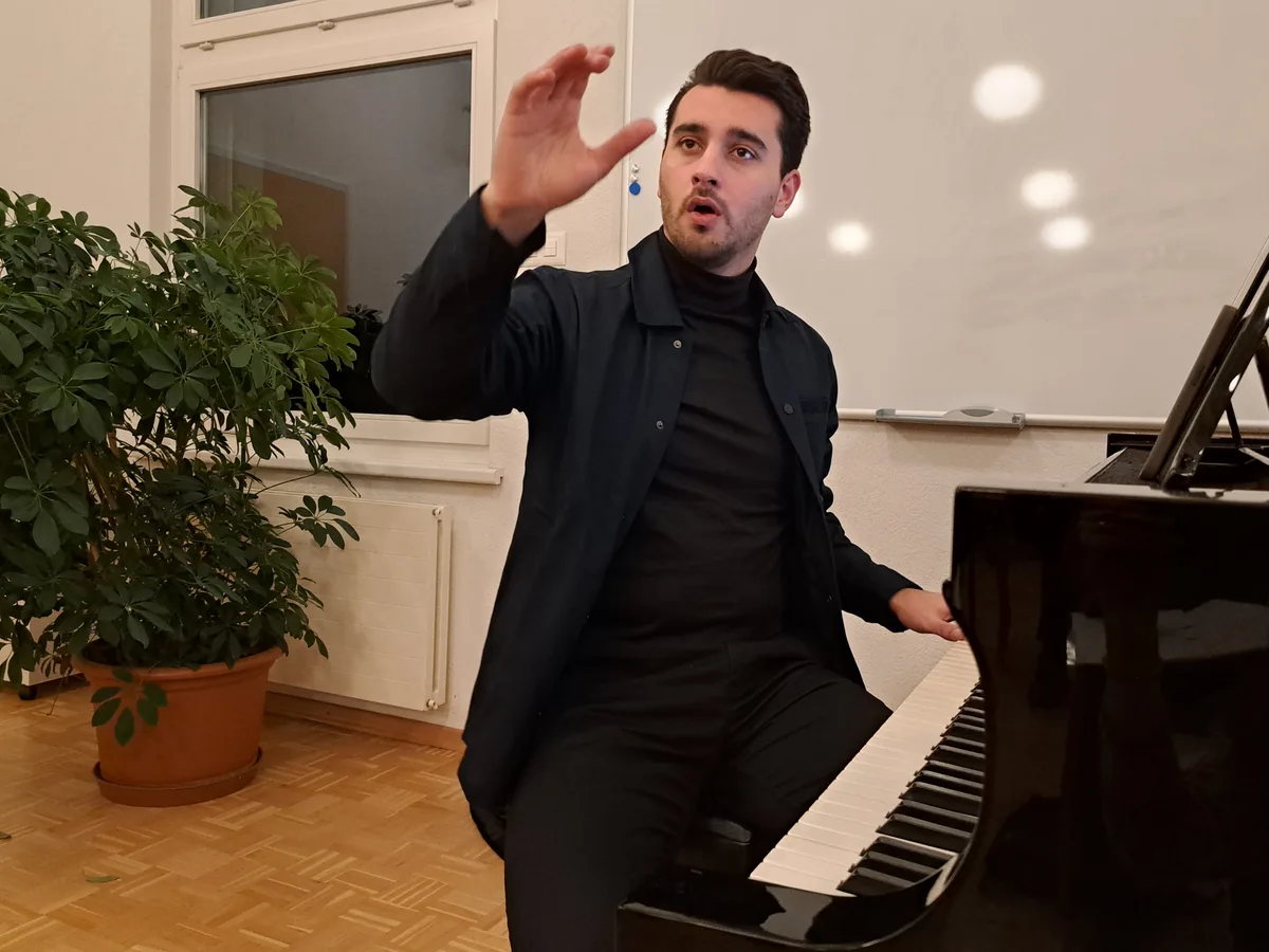 João Martins achtet in den Chorproben darauf, dass die Mischung zwischen Niveau und Spass stimmt: "Die Chormitglieder machen das ja freiwillig in ihrer Freizeit".