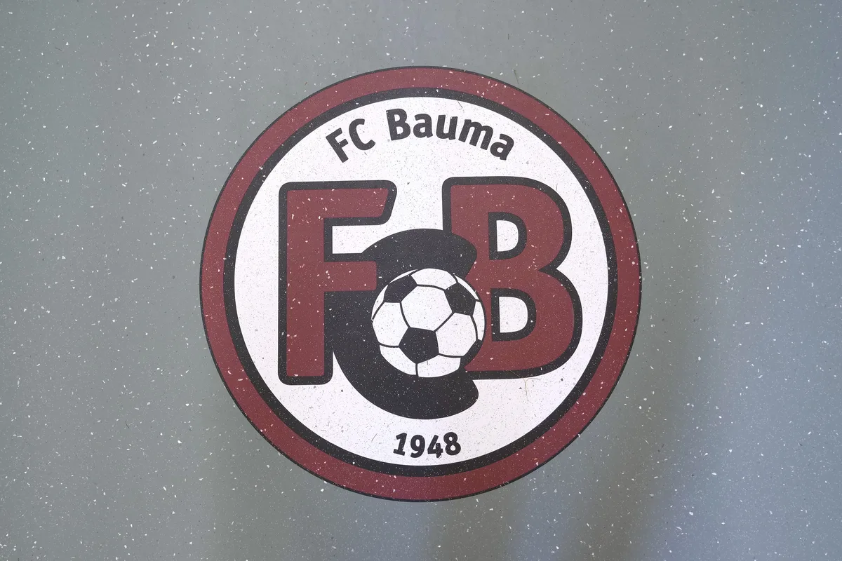 Foto vom Interieur eines neuen Garderobengebäudes für Fussballerinnen.