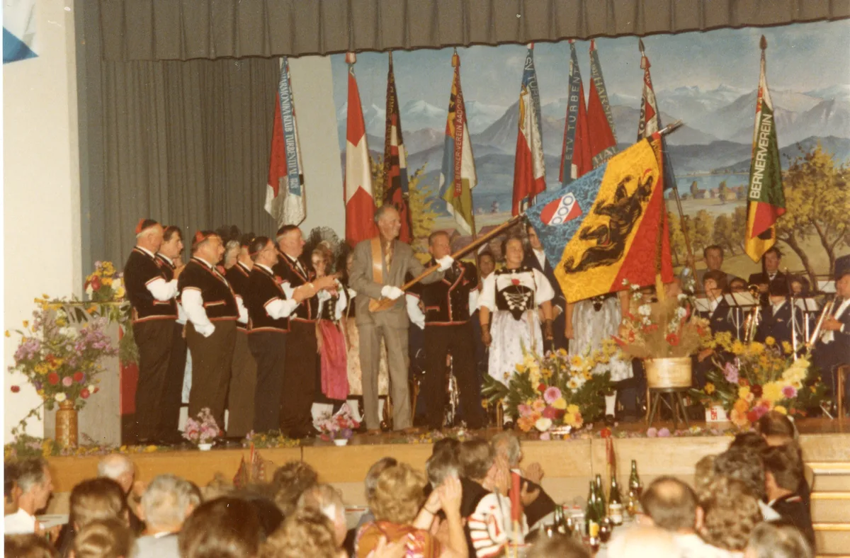 Fahnenweihe 1978 im Landgasthof Bären Turbenthal. Fahnenweihe 1978 im Landgasthof Bären Turbenthal.