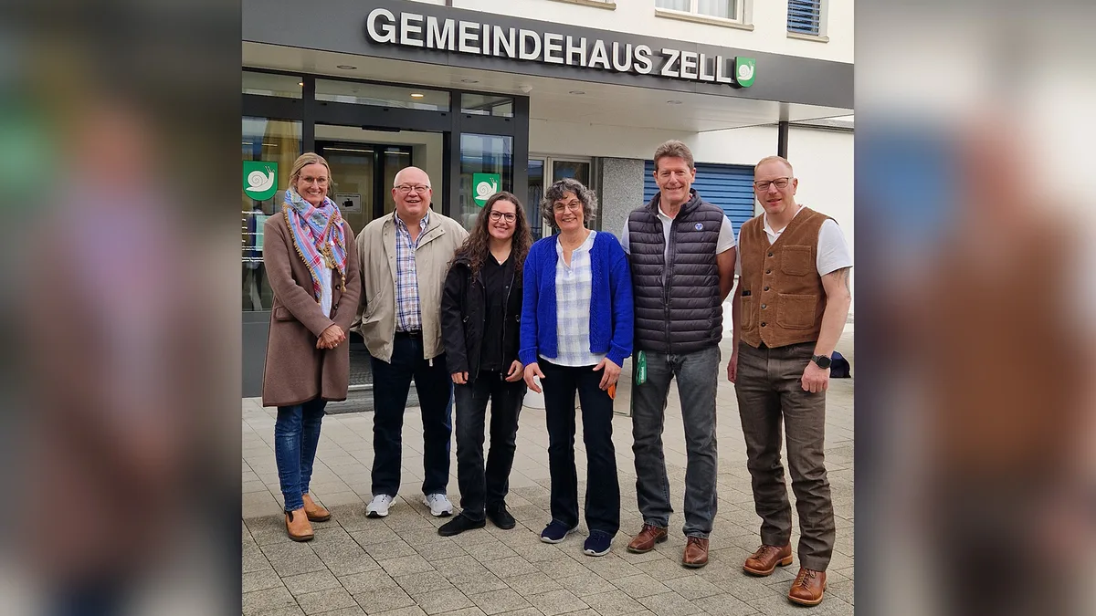 Das ist der Zeller Gemeinderat für die kommende Legislatur (von links): Annina Bauert, Ralf Weiss, Dagmar Müller, Regula Ehrismann, Martin Haussener und Stefan Hochreutener. (Es fehlt Emil Ott.) Sie erhalten für ihre Arbeit neu eine Pauschalentschädigung. Das ist der Zeller Gemeinderat für die kommende Legislatur (von links): Annina Bauert, Ralf Weiss, Dagmar Müller, Regula Ehrismann, Martin Haussener und Stefan Hochreutener. (Es fehlt Emil Ott.) Sie erhalten für ihre Arbeit neu eine Pauschalentschädigung.