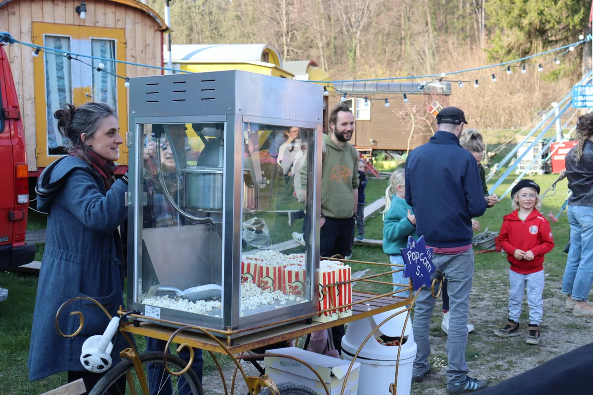 Eine Popcornmaschine.