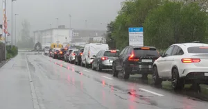 Bis im Frühling 2025 müssen sich Autopendler mit Rückstaus abfinden — vor allem in den Morgen- und Abendstunden. Bis im Frühling 2025 müssen sich Autopendler mit Rückstaus abfinden — vor allem in den Morgen- und Abendstunden.