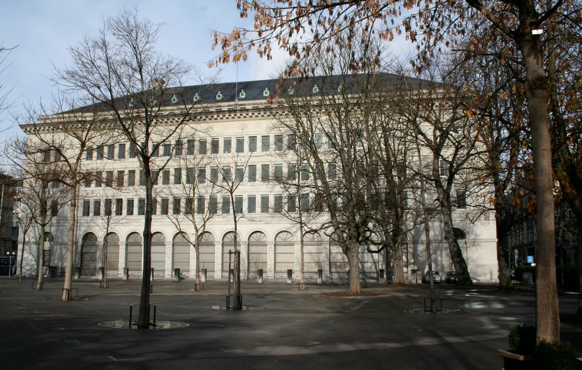 Das Gebäude der Schweizerischen Nationalbank in Zürich (Ansicht von Süden) Das Gebäude der Schweizerischen Nationalbank in Zürich (Ansicht von Süden)