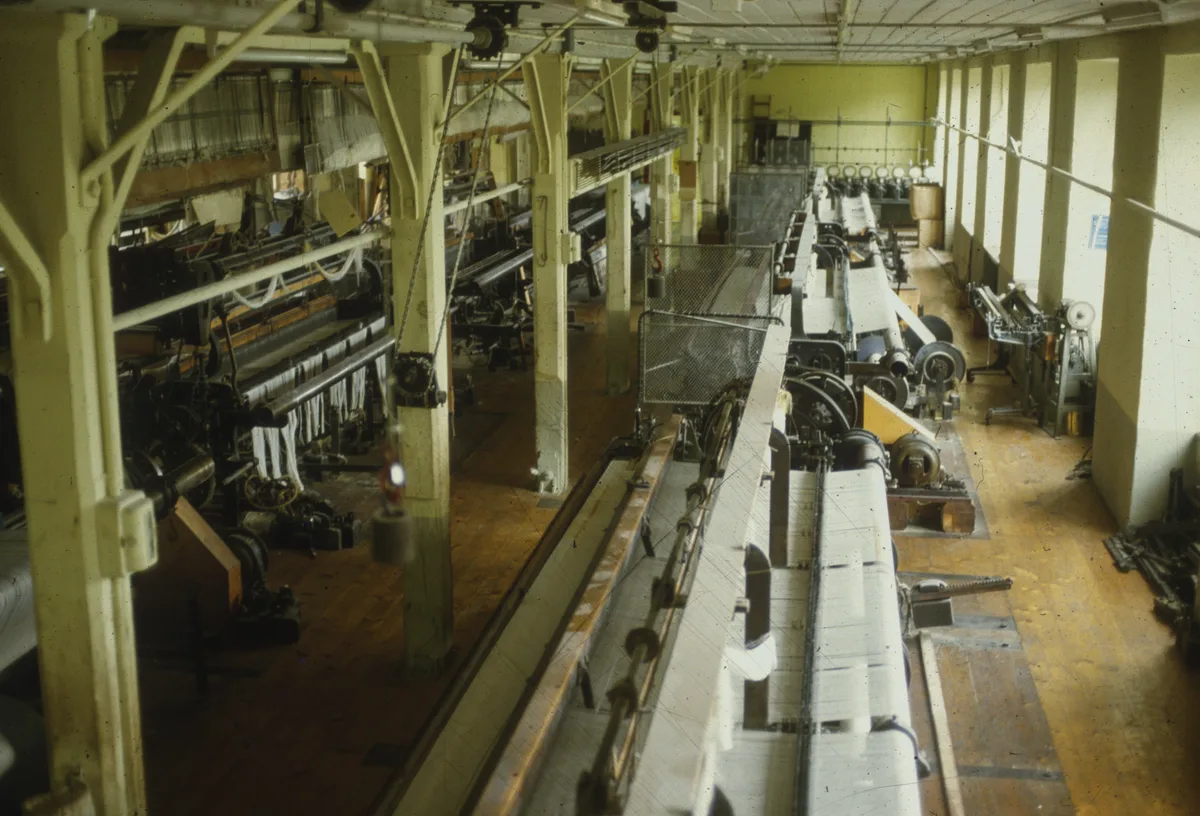 Innenaufnahme der Weberei Grünthal im Jahr 1983.
