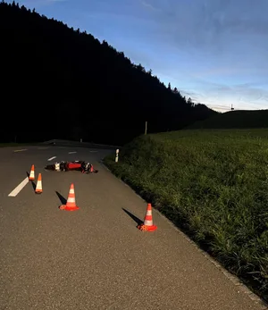 Unfallendstellung des Motorrades Unfallendstellung des Motorrades