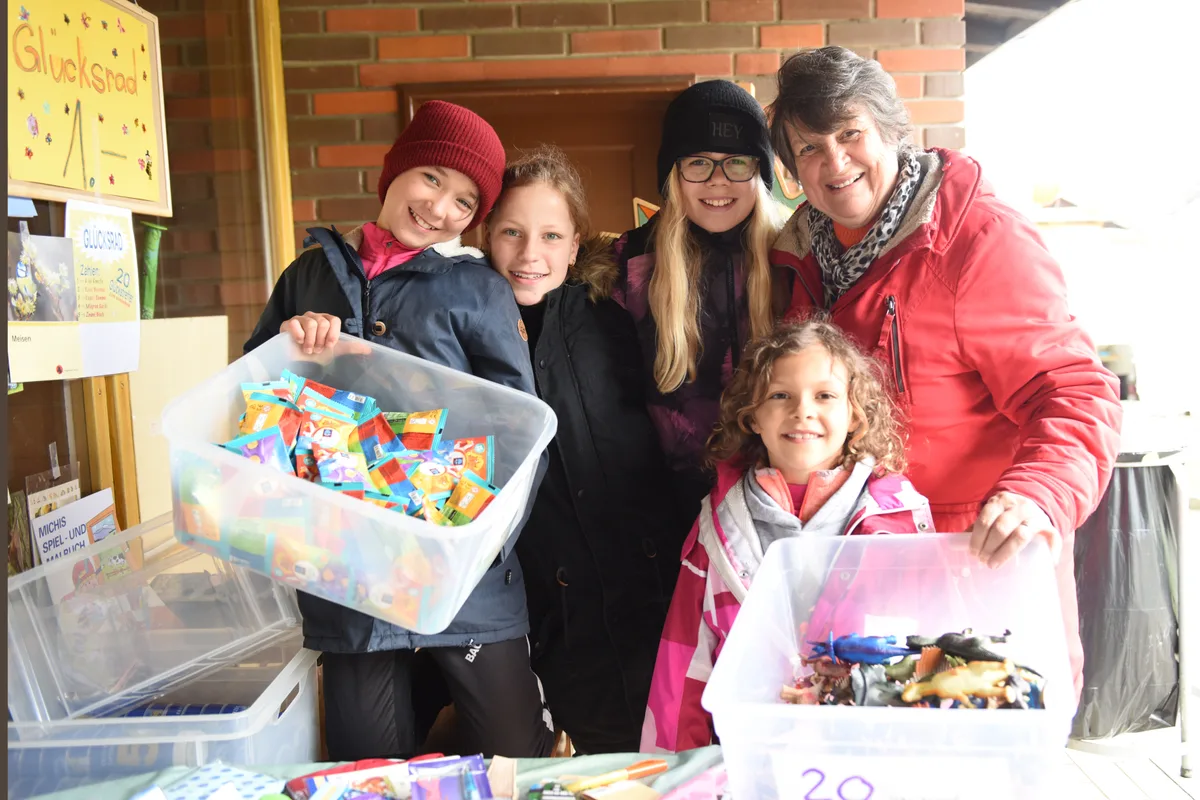 .Am 20. April 2024 fand in Fischenthal der Frühlingsmarkt statt. Fotos von Mirjam Müller