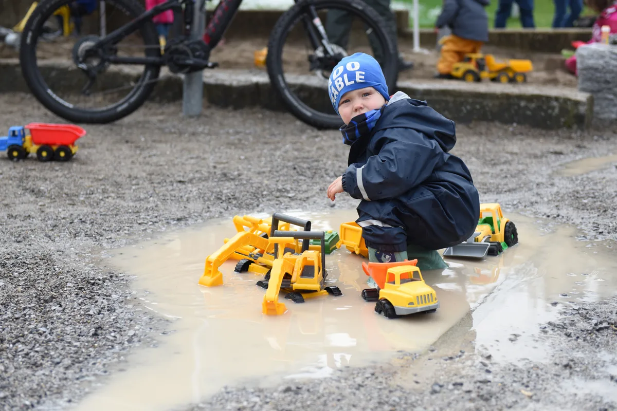 Am 20. April 2024 fand in Fischenthal der Frühlingsmarkt statt. Fotos von Mirjam Müller