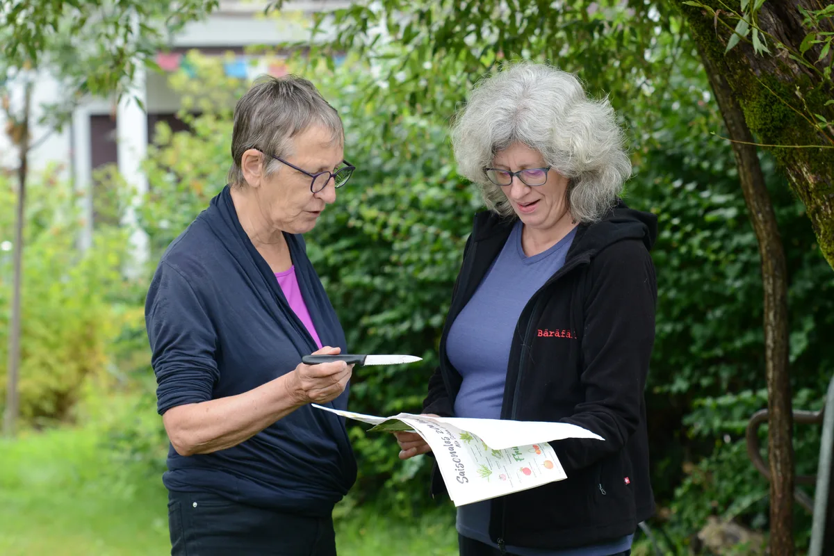Gemeinsame Gartenarbeit in Turbenthal am Samstag, 13. Juli 2024.