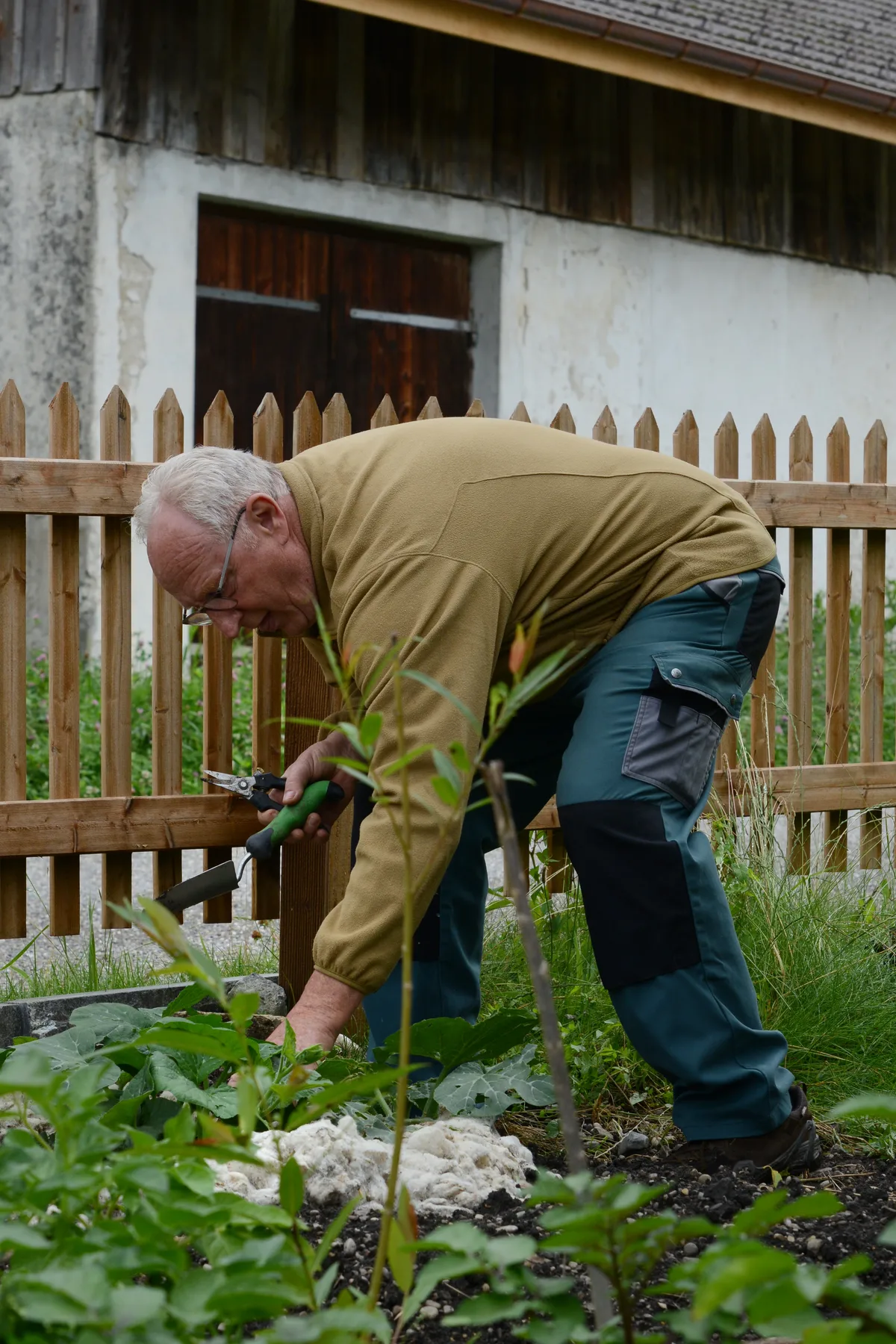 Gemeinsame Gartenarbeit in Turbenthal am Samstag, 13. Juli 2024.