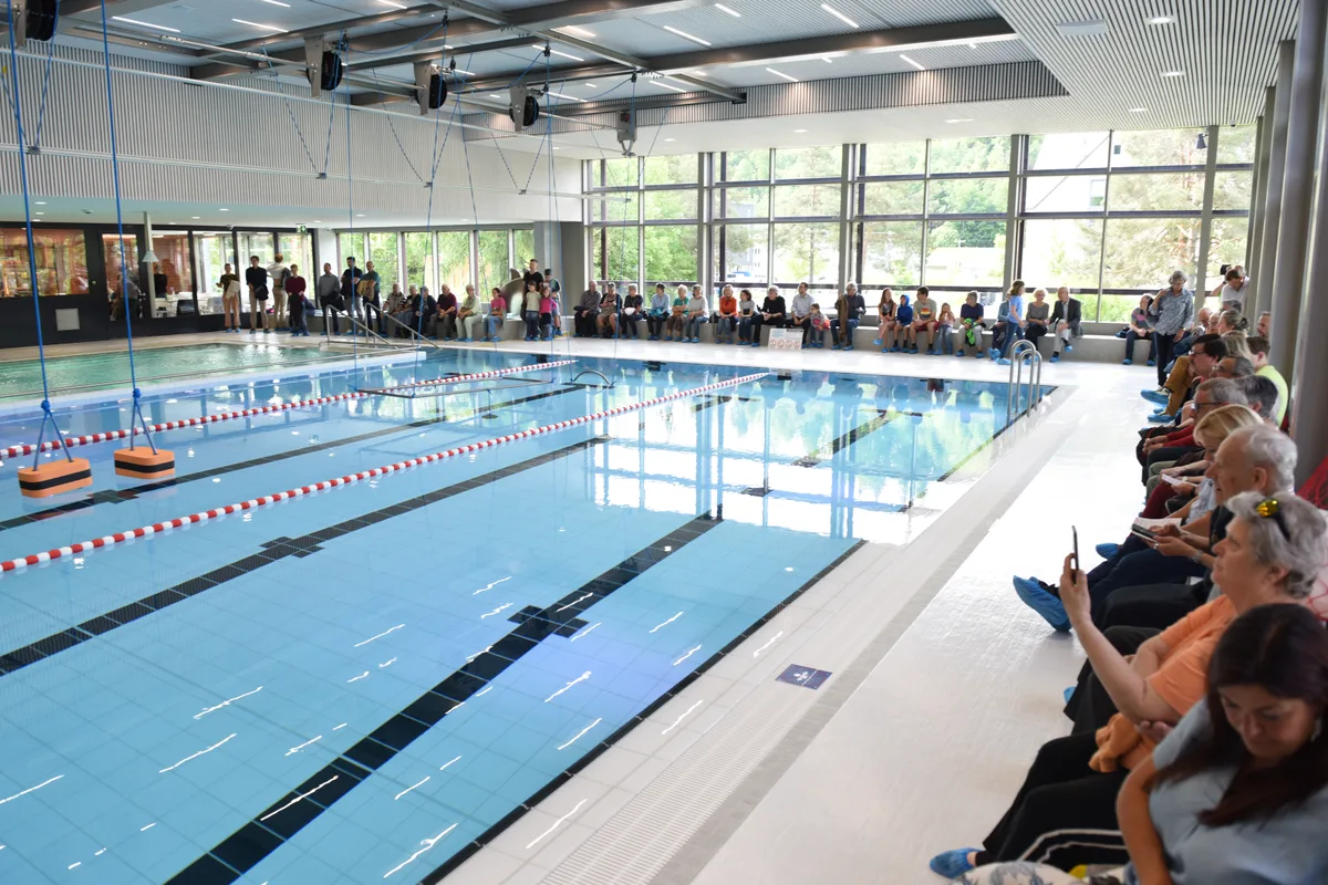 … und natürlich auch das Bad selber. Blick aufs Schwimmerbecken.