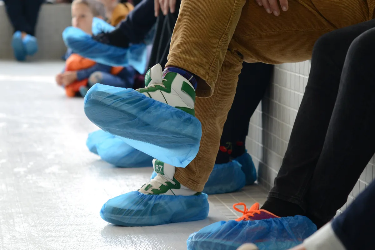 Dann durften die blauen Überzugsfinken montiert werden und es ging auf Entdeckungstour. Blaue Überzugsfinken.