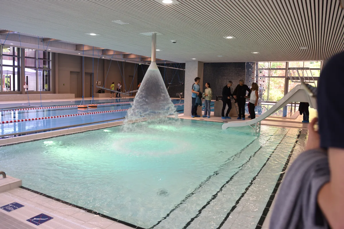 … und ein Nichtschwimmer-Becken. Becken im neuen Hallenbad.