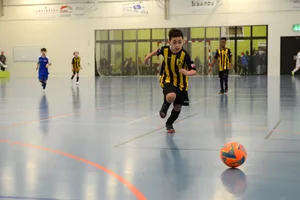Spieler des SC Hegi Winterthur prescht zum Ball Spieler des SC Hegi Winterthur prescht zum Ball