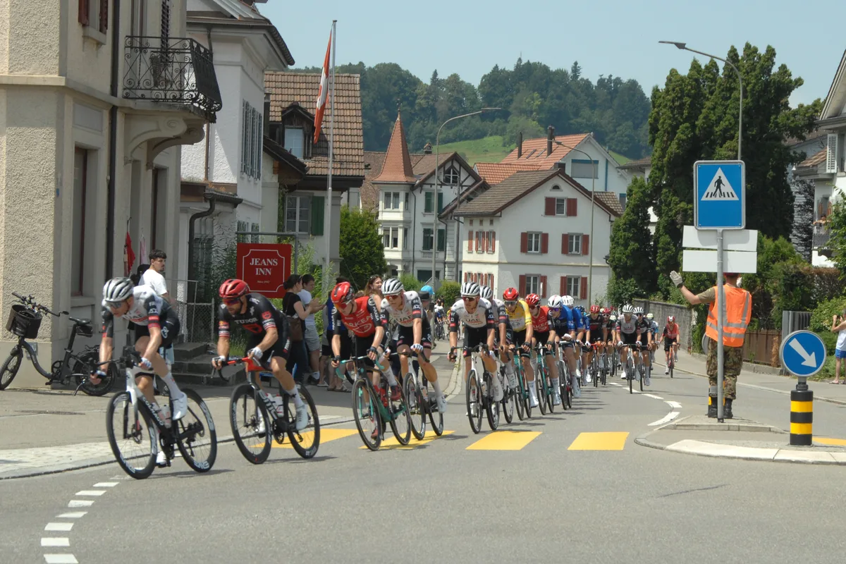 Die Tour de Suisse am 21 Juni 2025 fuhr durch Bauma
