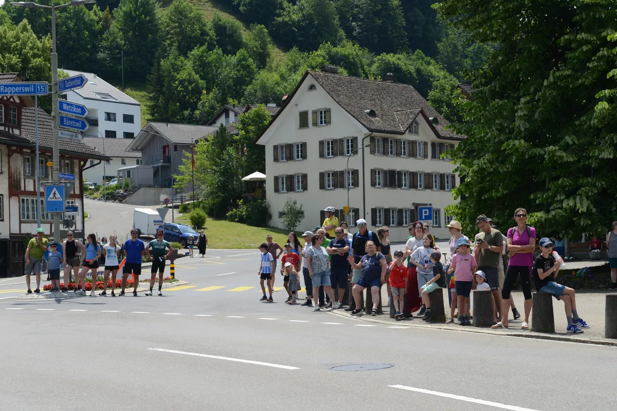 Die Tour de Suisse am 21 Juni 2025 fuhr durch Bauma