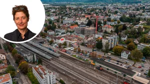 23316960-2 Die neue Veranstaltungsreihe in der Garage nimmt sich Themen wie Wohnen, Raum und Mobilität an. Helen Bisang führt durch die Abende.