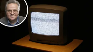 Bald nur noch «Ameisenrennen»? Für kleinere TV-Stationen und die SRG steht viel auf dem Spiel, schreibt Standpunkt-Autor Dominik Landwehr. Bald nur noch «Ameisenrennen»? Für kleinere TV-Stationen und die SRG steht viel auf dem Spiel, schreibt Standpunkt-Autor Dominik Landwehr.