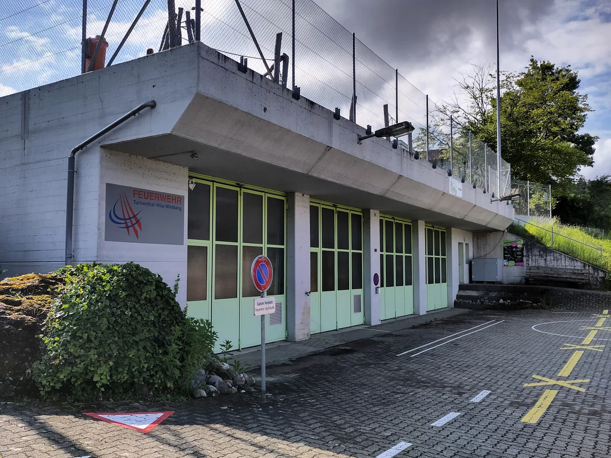 29669652-7 Das Feuerwehrdepot in Wildberg sollte umgebaut und saniert werden. Doch das Projekt stockte lange Zeit. (Archiv)