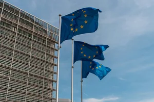 27190285-5 Zukunftsweisendes Friedensprojekt oder undemokratisches Bürokratiemonster? Die Europäische Union steht seit jeher in der Kritik – und doch kann die Schweiz nicht ohne sie.