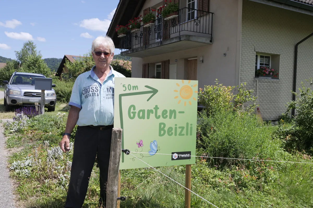 Von der Veloroute ist das Gartenbeizli von Fritz Gurtner gut beschildert. Im Internet sucht man aber vergebens danach.