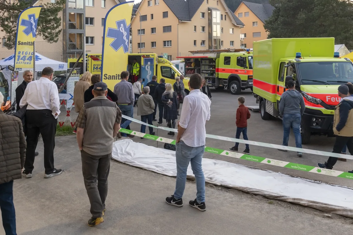 GVZ, Feuerwehr und Regio 144 teilen sich den grossen Pausenplatz.