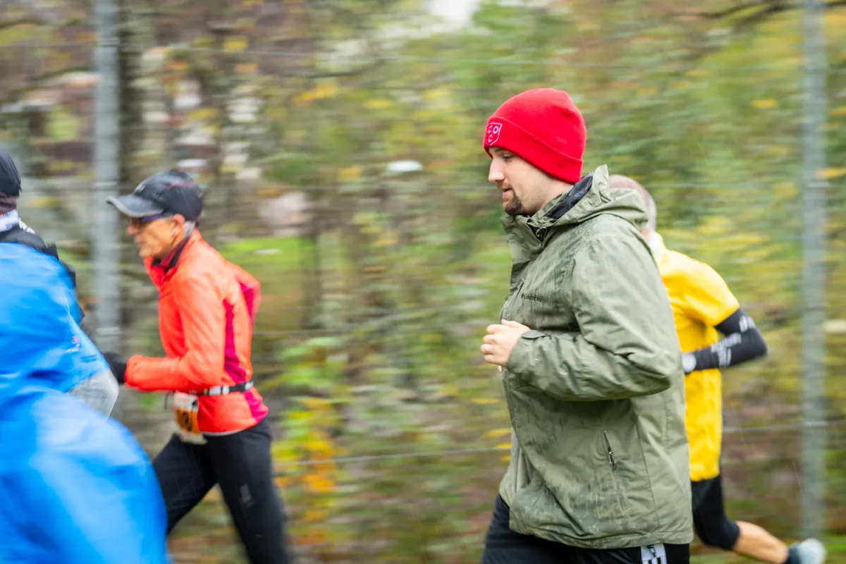 Der Gemeindepräsident Simon Mösch im Zugzwang. Er löste sein Versprechen ein, einmal in seiner Amtszeit den Herbstlauf zu absolvieren. Simon Mösch in Bewegung.