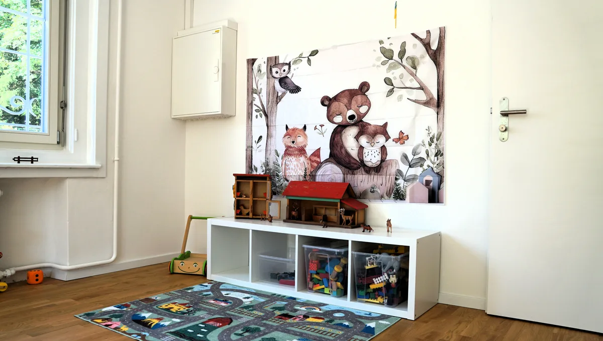Man sieht einen Spielbereich für Kinder.