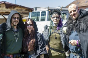 "Die dunklen vier" der Gruppenname wurde extra für diese Bildlegegde geschaffen. "Die dunklen vier" der Gruppenname wurde extra für diese Bildlegegde geschaffen.