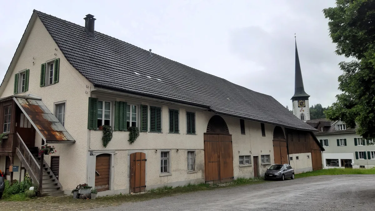 Man sieht das Schlossguet in Turbenthal.