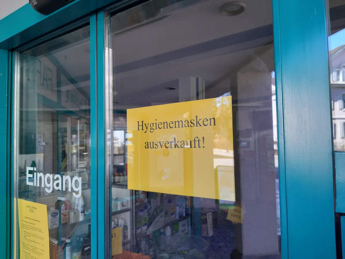 Eingang Tösstal Apotheke