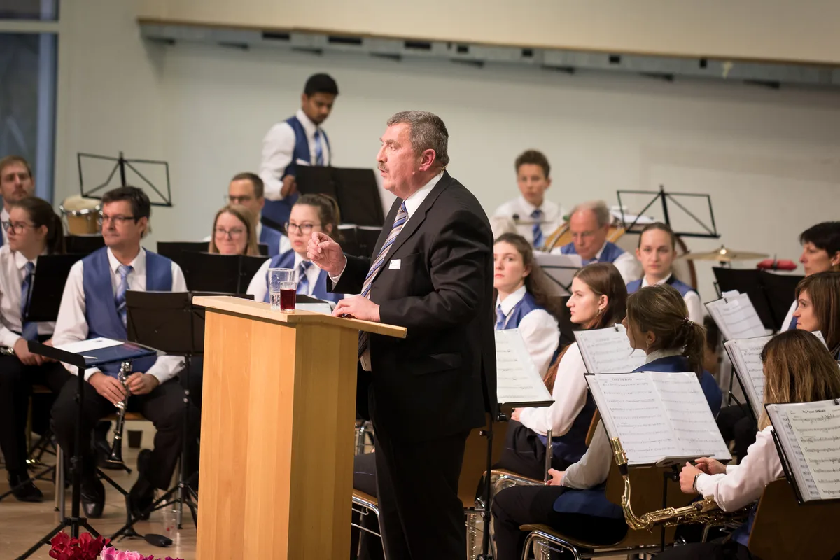 Der Gemeindepräsident George Brunner während seiner Rede