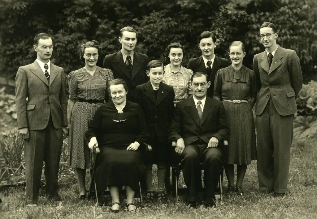 s/w Foto einer Familie