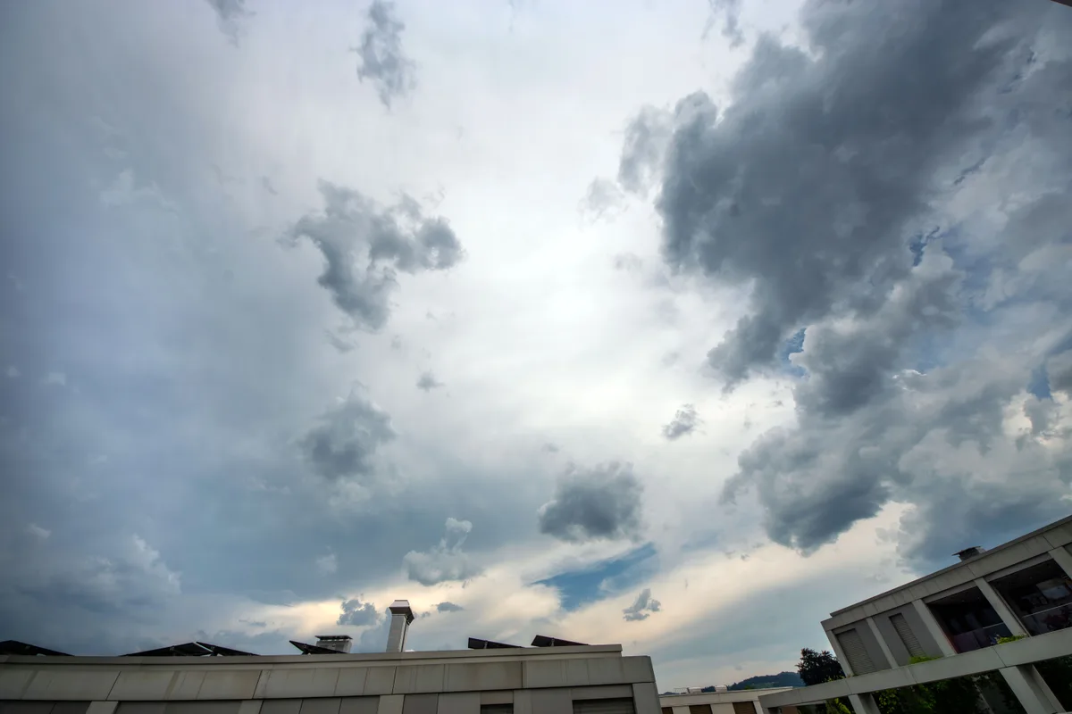 Am Dienstag, 23. Juni, machte es in Wetzikon den Anschein, als ob ein Gewitter aufzieht. Es kam dann aber doch nicht. Aufziehende Wolken.