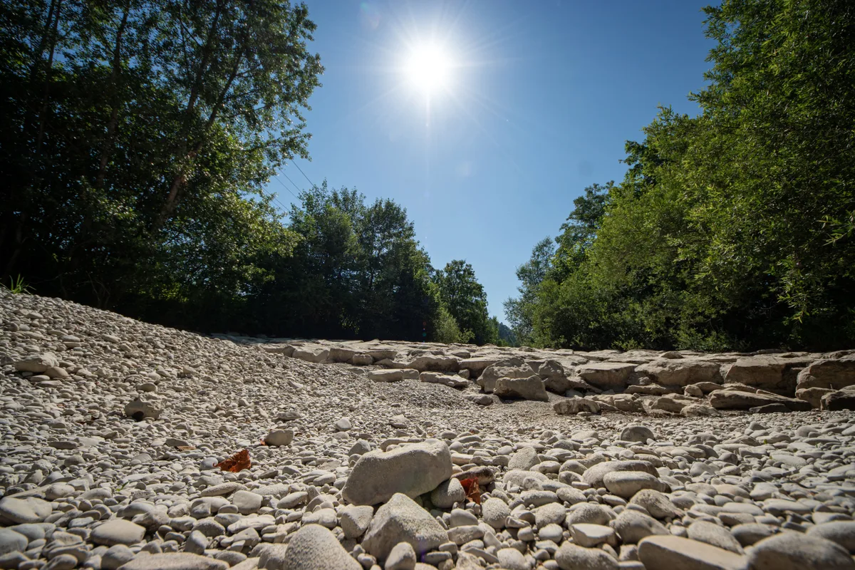 19532136-1 Dass die Töss (im Bild, Stand Juni 2026) kaum Wasser führt, ist nichts Ungewöhnliches. Dennoch leidet das Oberland unter der anhaltenden Trockenheit.