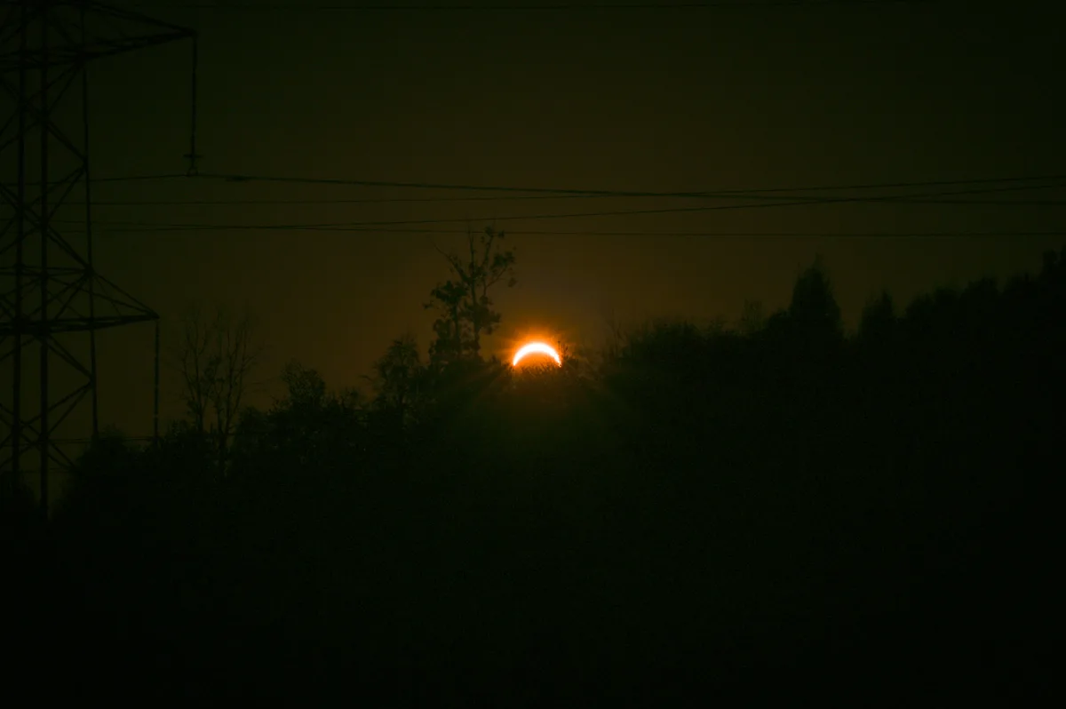 Die Sonne steht Kopf. Die Sonne steht Kopf.