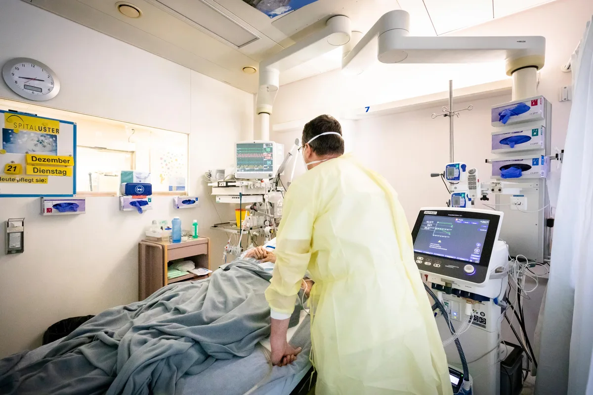 Dr. med. Christian Trachsel bereut eine an Covid erkrankte Patientin auf der Intensivstation des Spitals Uster. Dr. med. Christian Trachsel bereut eine an Covid erkrankte Patientin auf der Intensivstation des Spitals Uster.