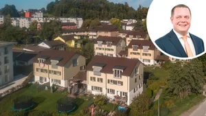 Je mehr Menschen aufgrund der ständig wachsenden Bevölkerung in der Schweiz leben, desto mehr Wohnraum ist nötig – doch der ist jetzt schon knapp. Je mehr Menschen aufgrund der ständig wachsenden Bevölkerung in der Schweiz leben, desto mehr Wohnraum ist nötig – doch der ist jetzt schon knapp.
