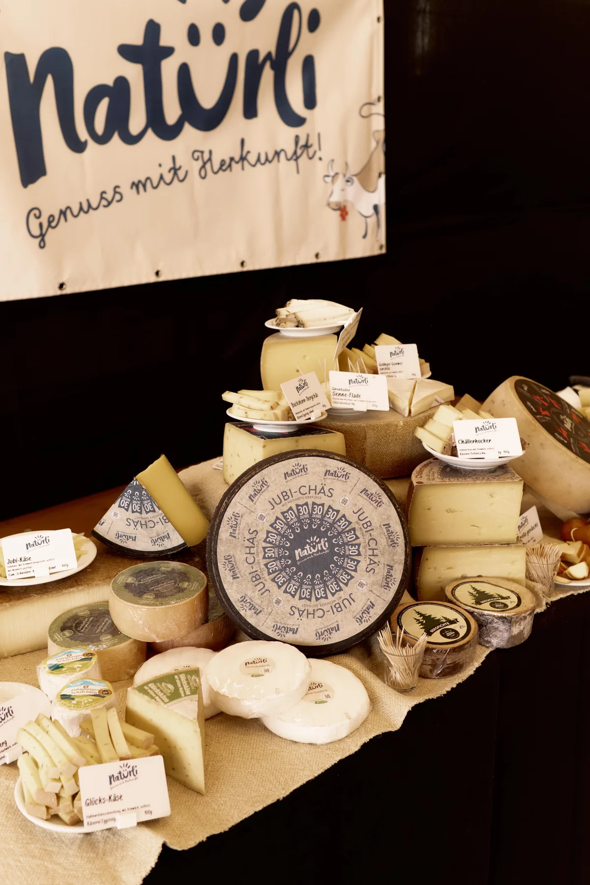 Diverse Szenerien vom 14. Käsemarkt.