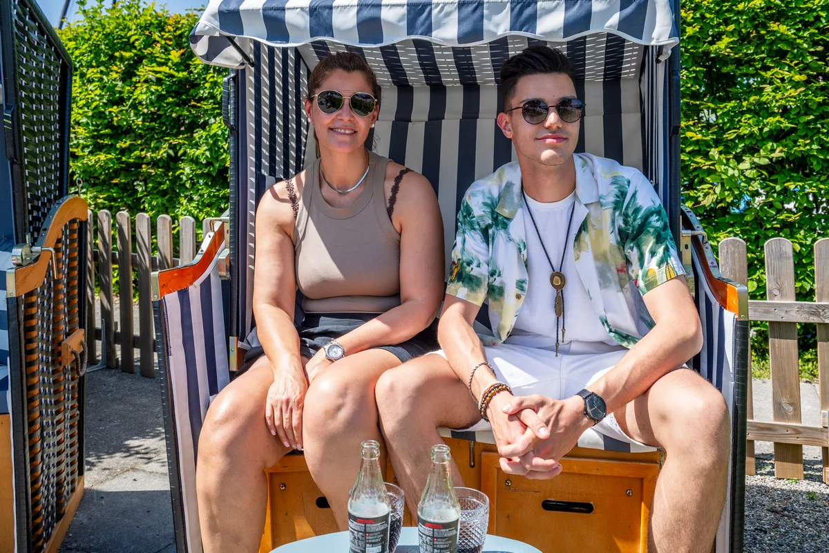 Emilia und Luca aus Fällanden fahren heute mit dem Fahrrad um den Greifensee, von Schattenplatz zu Schattenplatz. Die Sommerhitze überrollt das Zürcher Oberland.