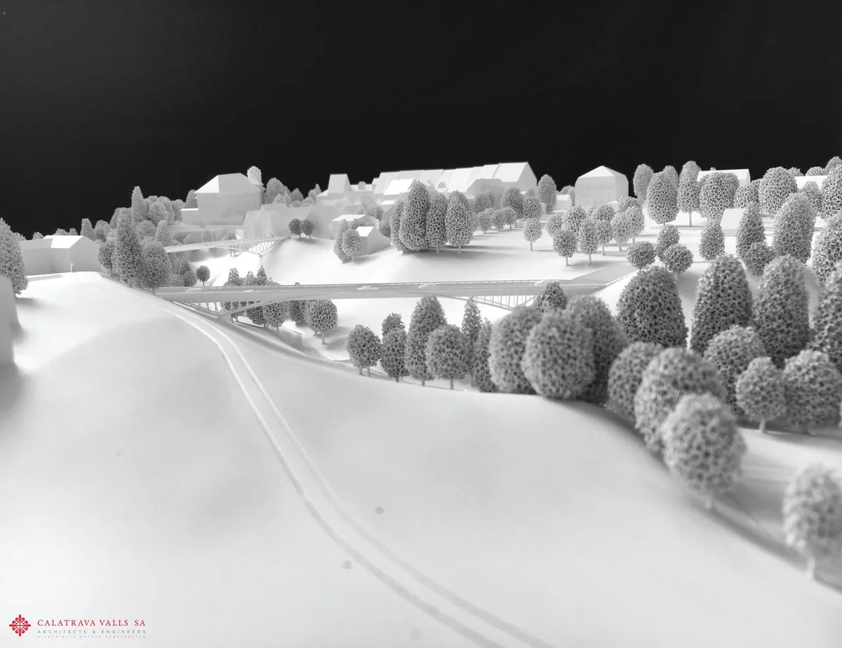 Calatravas Umfahrung führt von Oetwil am See her eine Brücke über das Tobel, dann unter dem Grüninger Friedhof in einen Tunnel und anschliessend auf der Wetzikerstrasse in Richtung Wetzikon.