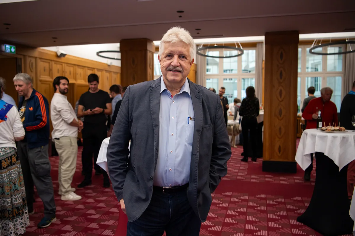 Die zweite Überraschung des Wahlsonntags heisst Erich Vontobel und kommt aus Wolfhausen. Wahlsonntag Wahlfeier EDU