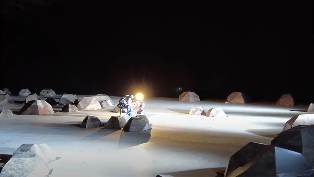 Erste Bewährungsprobe des vierbeinigen Roboters in einer künstlichen Mondlandschaft.