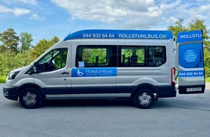 26825316-1 Der neue Rollstuhlbus ist nicht nur moderner sondern auch grösser.