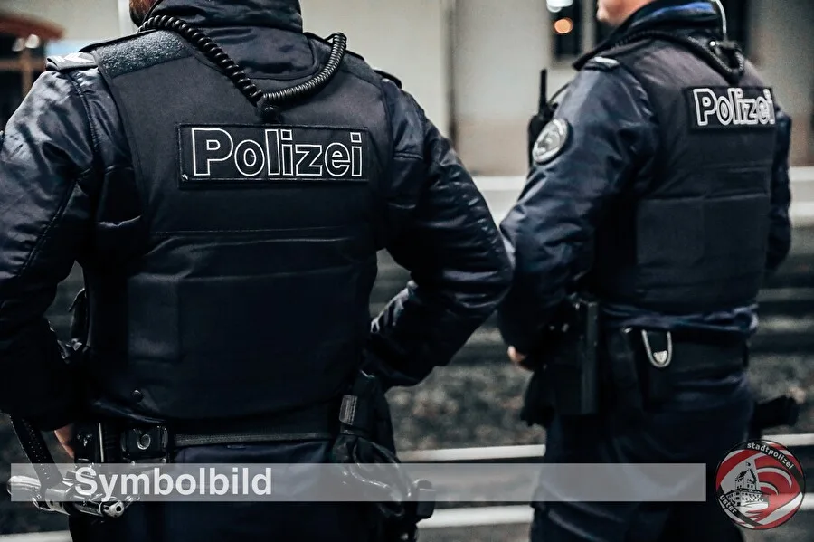 15864699-31 In Niederuster wurden eine Jugendliche und ein Erwachsener wegen Betäubungsmittelhandel festgenommen.