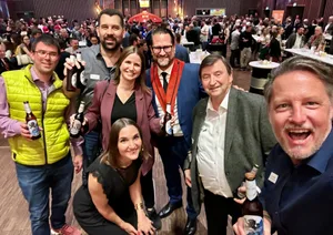 Freude herrscht der Brauerei Uster: Die Brauereileitung feierte die Prämierungen am Donnerstagabend in Baden. Freude herrscht der Brauerei Uster: Die Brauereileitung feierte die Prämierungen am Donnerstagabend in Baden.