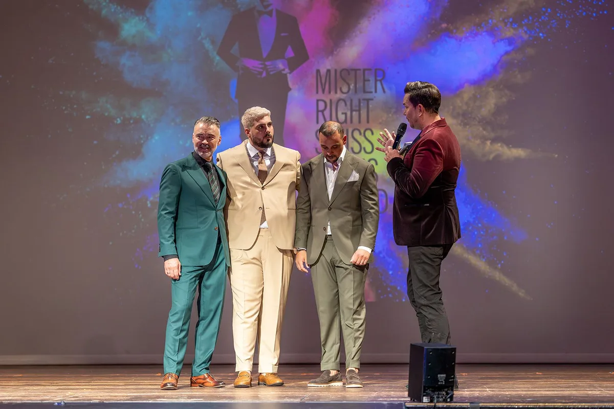 Die Finalisten des Swiss Mens Award auf der Bühne im Stadthofsaal in Uster. 